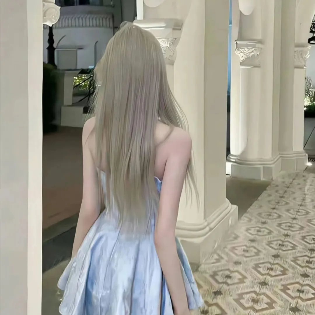 与白兰度共跳华尔兹